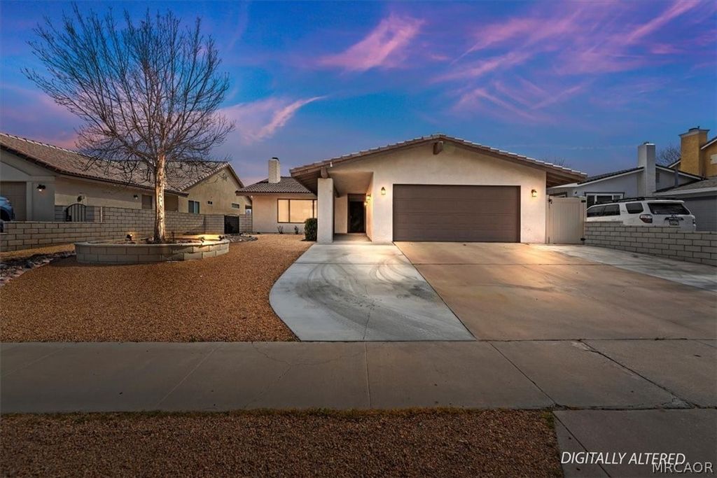 Photo of 13115 Rolling Ridge Drive, Victorville, CA 92395 (MLS # 32600455)