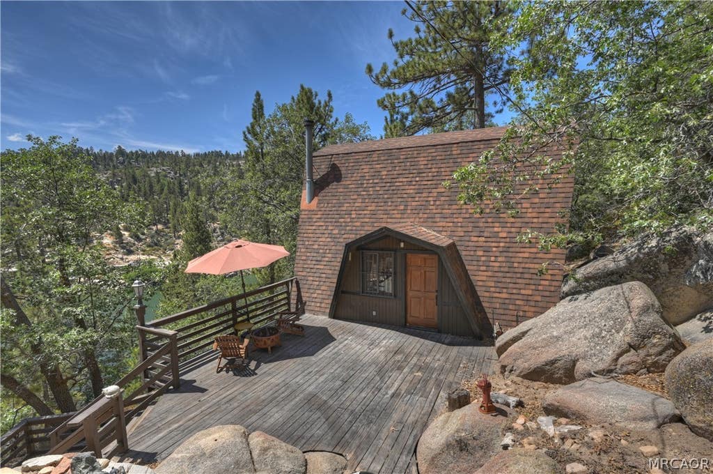 Photo of 298 Nolan Trail, Big Bear Lake, CA 92315 (MLS # 32601670)