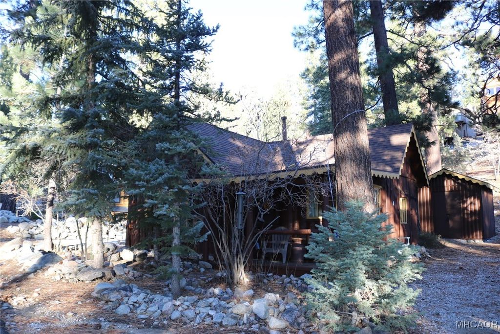 Photo of 1167 Brookside Lane, Fawnskin, CA 92333 (MLS # 32502869)