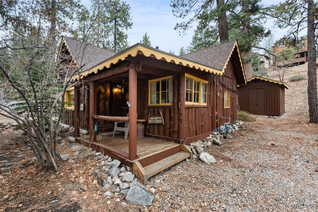 Photo of 1167 Brookside Lane, Fawnskin, CA 92333 (MLS # 32502869)