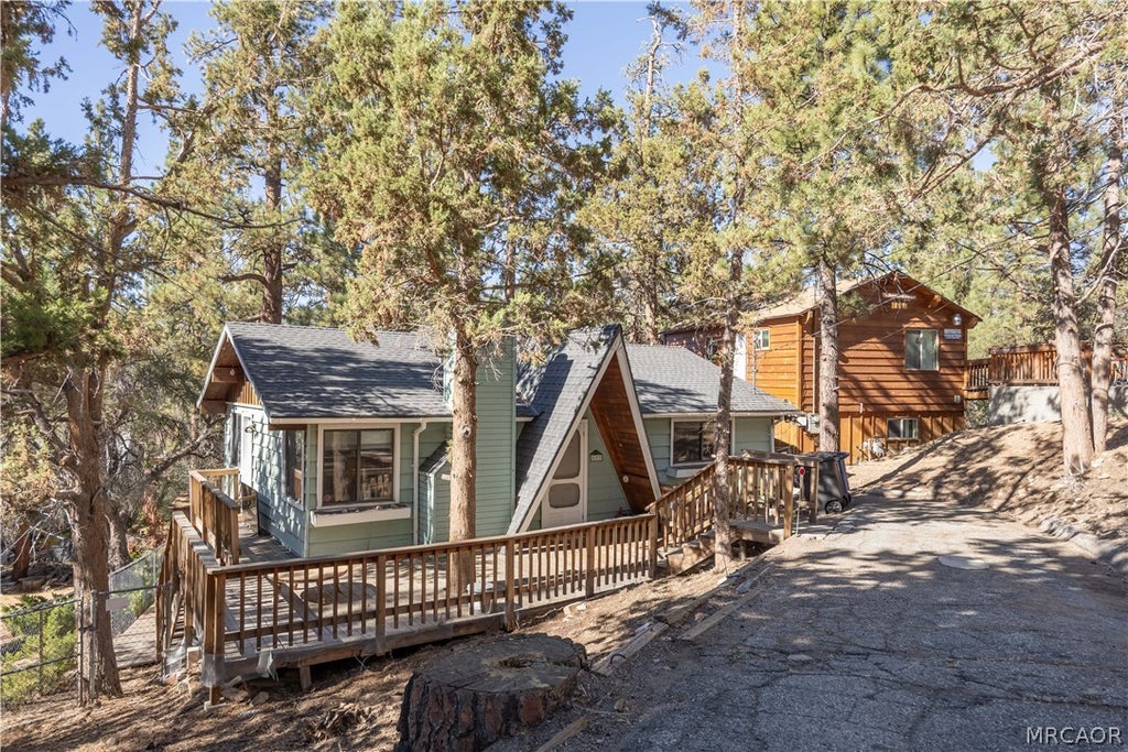 Photo of 107 E Aeroplane Boulevard, Big Bear City, CA 92314 (MLS # 32601995)