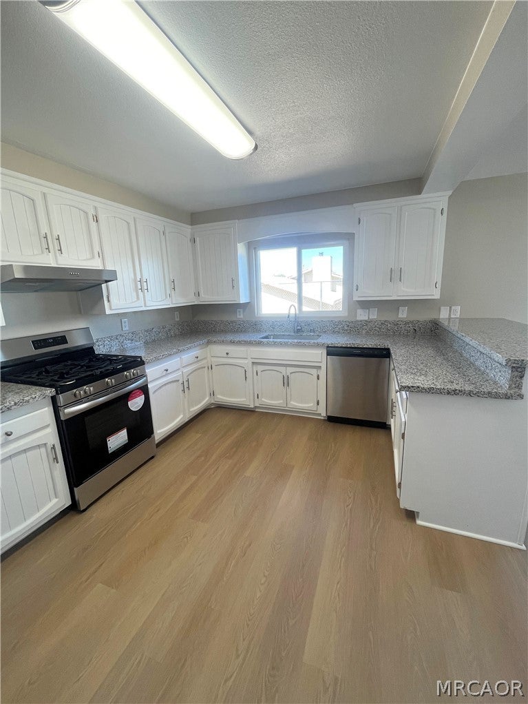 Photo of 7187 La Habra Avenue, Yucca Valley, CA 92284 (MLS # 32602389)