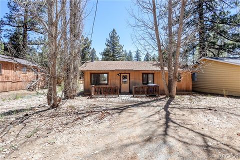 Photo of 1014 Peter Avenue, Big Bear City, CA 92314 (MLS # 32600888)