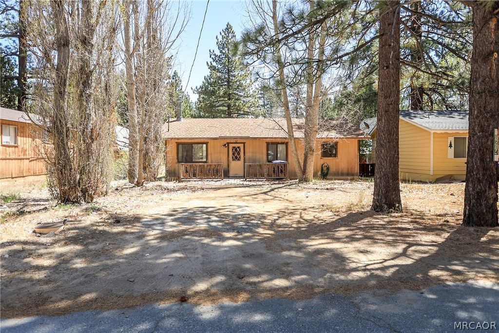 Photo of 1014 Peter Avenue, Big Bear City, CA 92314 (MLS # 32600888)