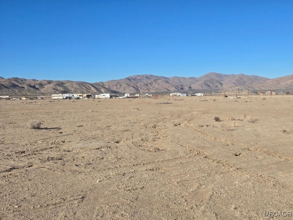 Photo of 0 Bradford Avenue, Lucerne Valley, CA 92356 (MLS # 32502835)