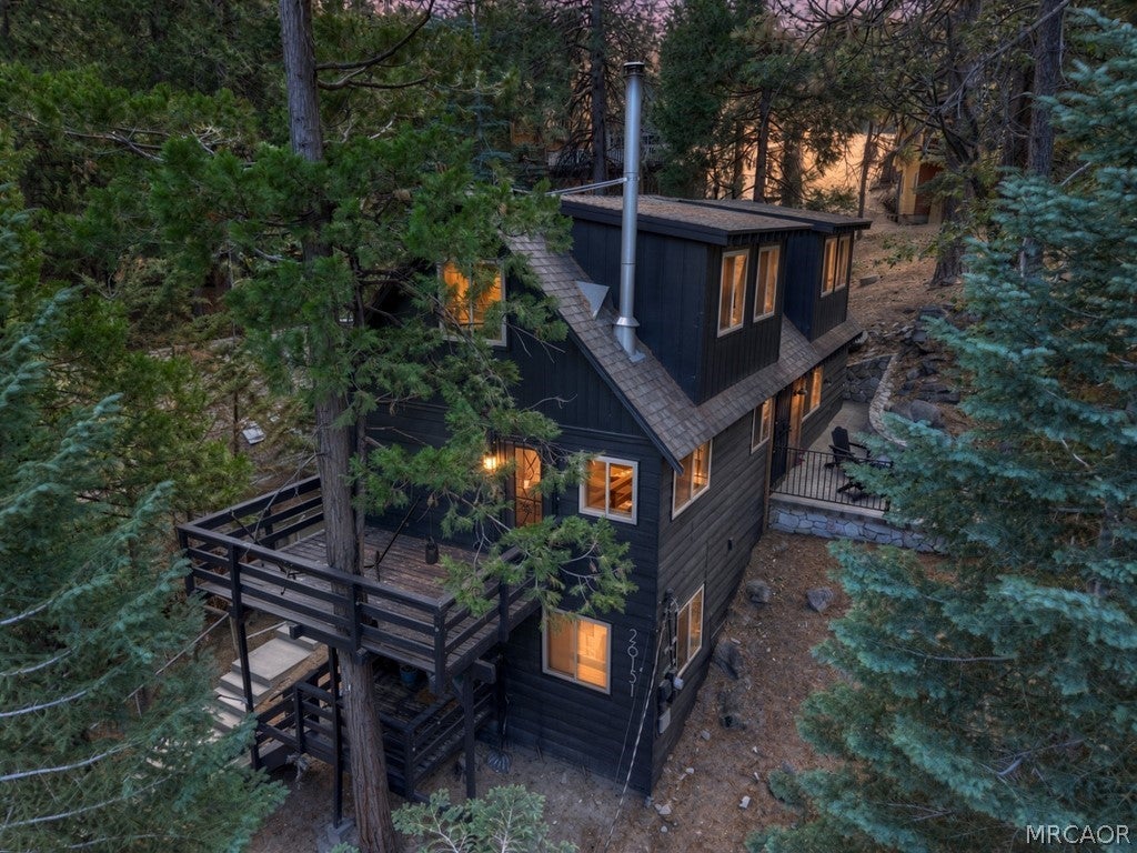 Photo of 26151 Lake Forest Drive, Twin Peaks, CA 92391 (MLS # 32602374)