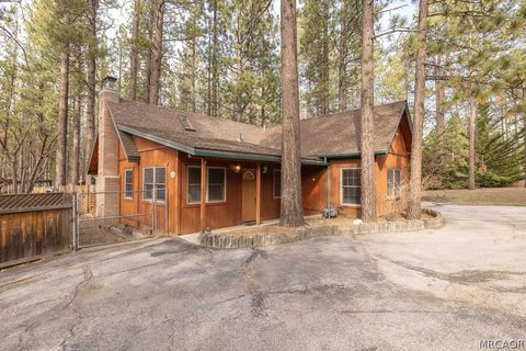 Photo of 619 Knight Avenue, Big Bear Lake, CA 92315 (MLS # 32600516)