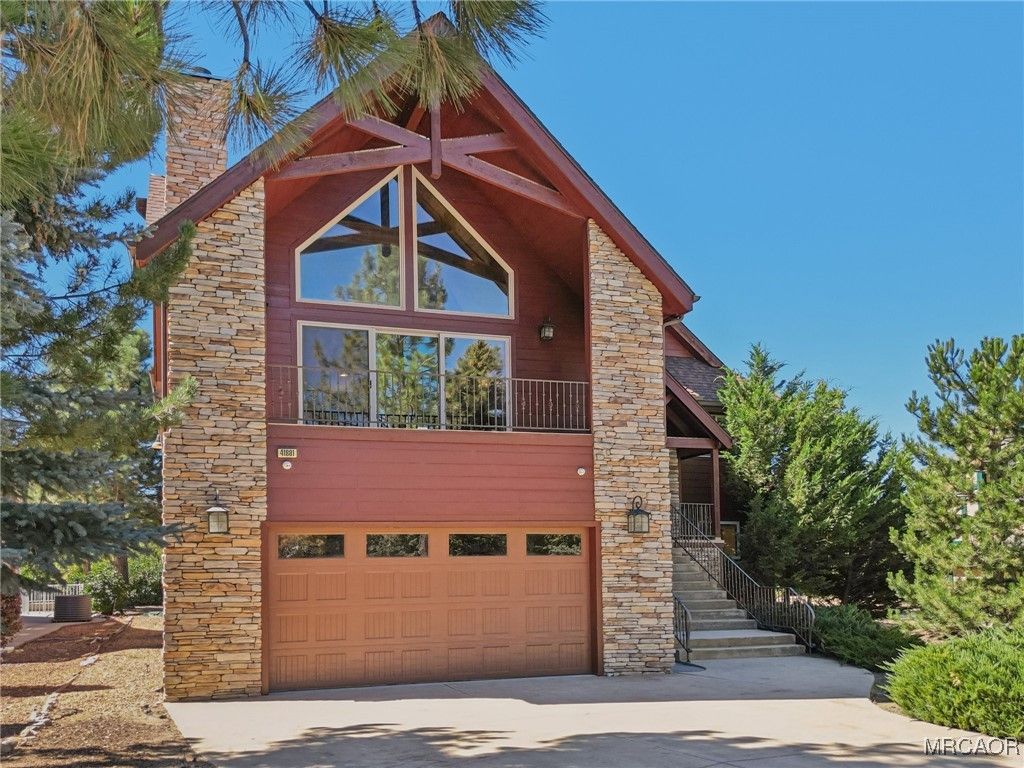 Photo of 41881 Marina Court, Big Bear Lake, CA 92315 (MLS # 32502314)