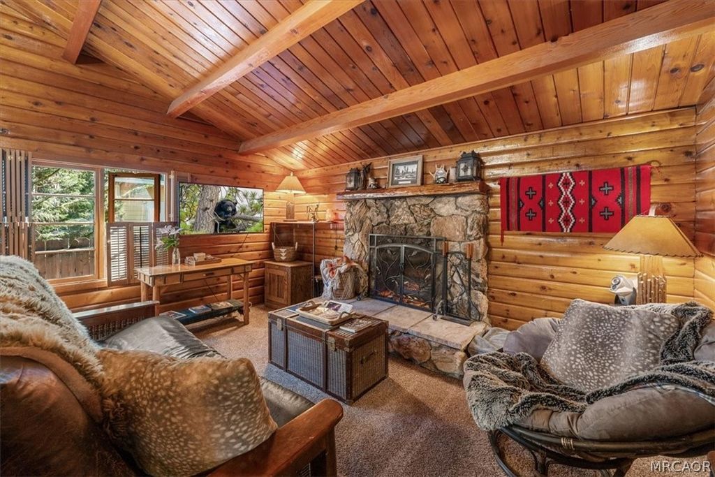 Photo of 332 Cedar Lane, Sugarloaf, CA 92386 (MLS # 32600621)