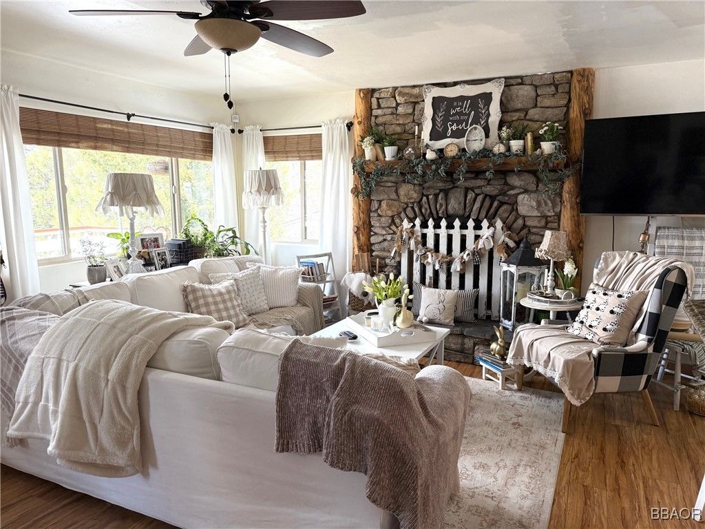Photo of 43315 Shasta Road, Big Bear Lake, CA 92315 (MLS # 32500770)