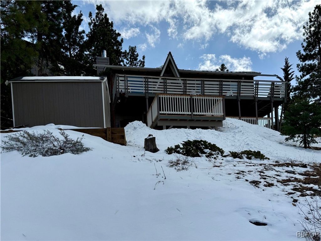 Photo of 43315 Shasta Road, Big Bear Lake, CA 92315 (MLS # 32500770)