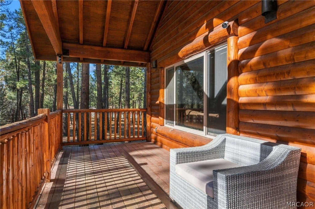 Photo of 1520 Fallbrook Court, Big Bear City, CA 92314 (MLS # 32602282)