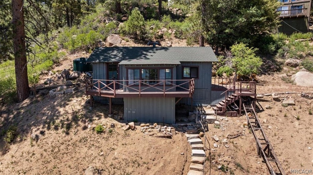 Photo of 335 North Shore Dr, Fawnskin, CA 92333 (MLS # 32601504)