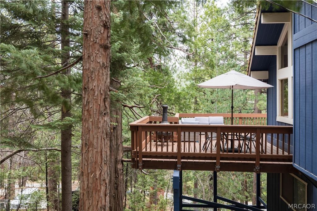 Photo of 26645 Lake Forest Drive, Twin Peaks, CA 92391 (MLS # 32601077)