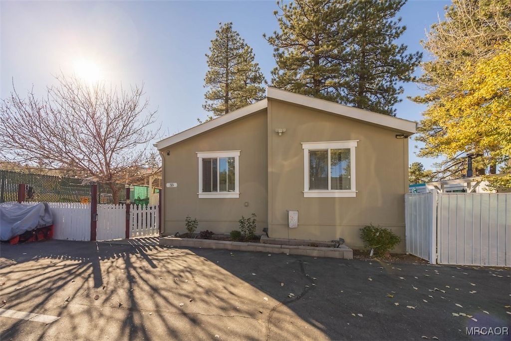 Photo of 547 Alden Road #33, Big Bear Lake, CA 92315 (MLS # 32502694)