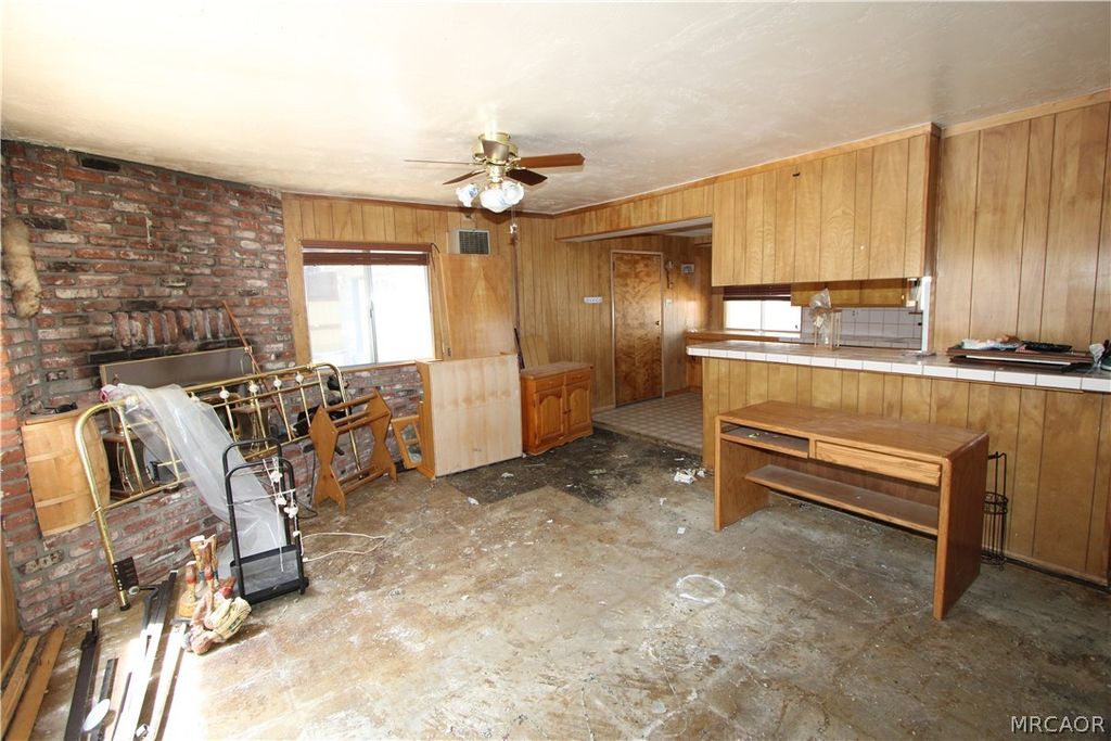 Photo of 346 Victoria Lane, Sugarloaf, CA 92386 (MLS # 32601474)