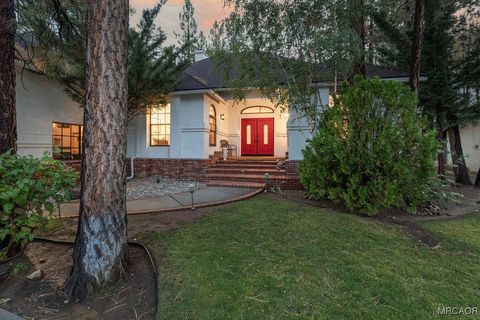 Photo of 41625 Mockingbird Drive, Big Bear Lake, CA 92315 (MLS # 32502327)