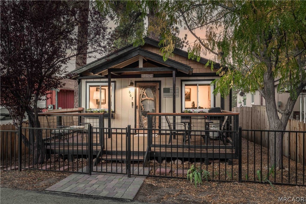 Photo of 667 Lintner Road, Big Bear Lake, CA 92315 (MLS # 32602274)