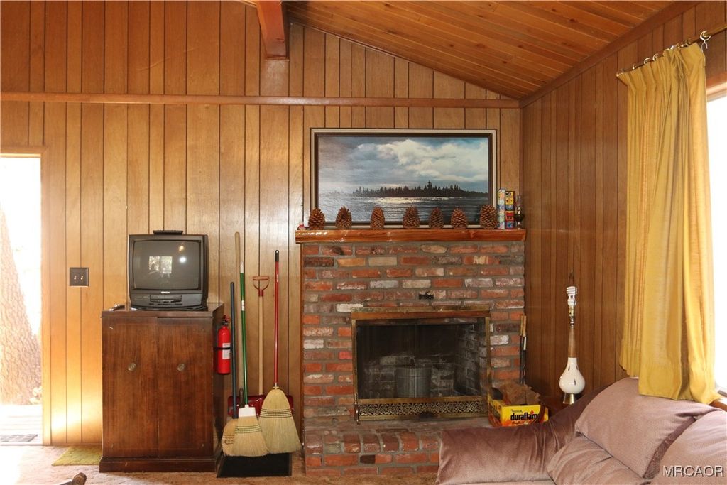 Photo of 1120 Villa Grove Avenue, Big Bear Lake, CA 92315 (MLS # 32502566)