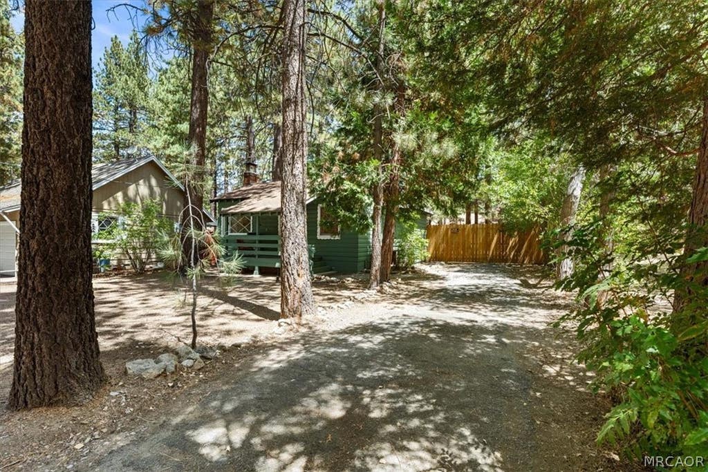 Photo of 447 Chickadee Drive, Big Bear Lake, CA 92315 (MLS # 32601965)