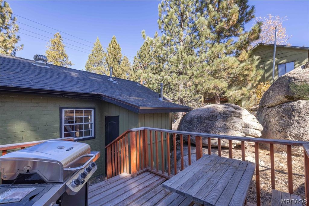 Photo of 39217 Big Bear Boulevard, Big Bear Lake, CA 92315 (MLS # 32600604)