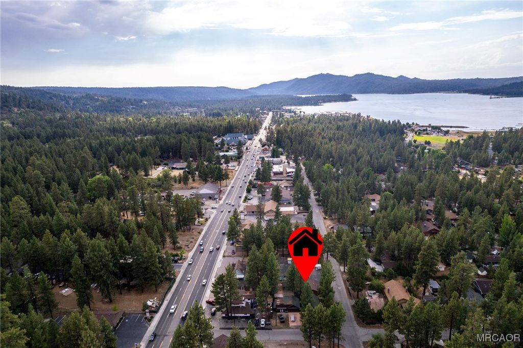 Photo of 41591 Tahoe Drive, Big Bear Lake, CA 92315 (MLS # 32502274)