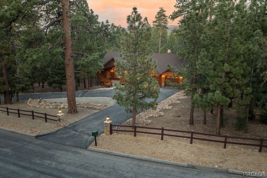 Photo of 1016 Heritage Trail, Big Bear City, CA 92314 (MLS # 32601172)