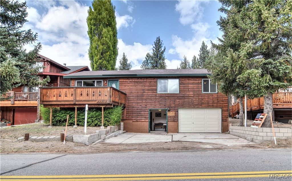 Photo of 42834 Sonoma Drive, Big Bear Lake, CA 92315 (MLS # 32502515)