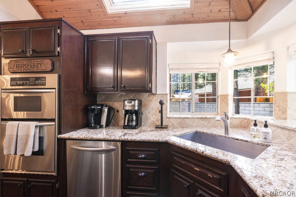 Big Bear Lake, California, 92315, United States, 4 Bedrooms Bedrooms, ,2 BathroomsBathrooms,Residential,Active,2041417