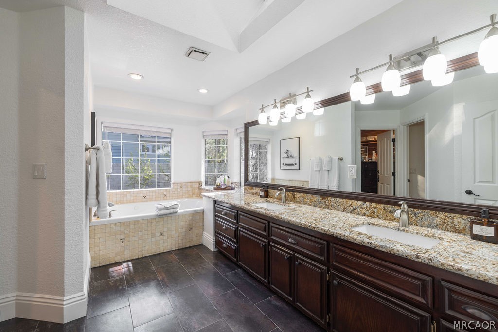 Big Bear Lake, California, 92315, United States, 4 Bedrooms Bedrooms, ,2 BathroomsBathrooms,Residential,Active,2041417