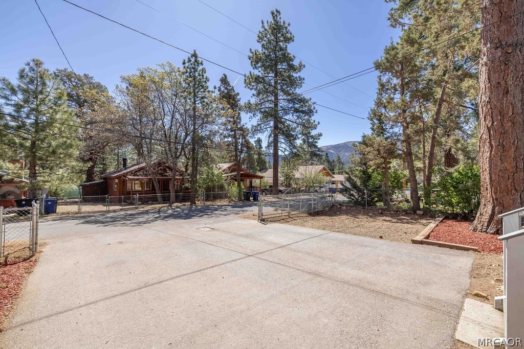 Photo of 448 Cedar Lane, Sugarloaf, CA 92386 (MLS # 32600883)