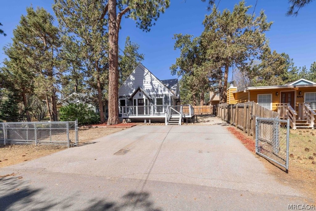 Photo of 448 Cedar Lane, Sugarloaf, CA 92386 (MLS # 32600883)