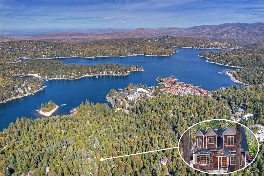 Photo of 329 Summit Road, Lake Arrowhead, CA 92352 (MLS # 32502768)