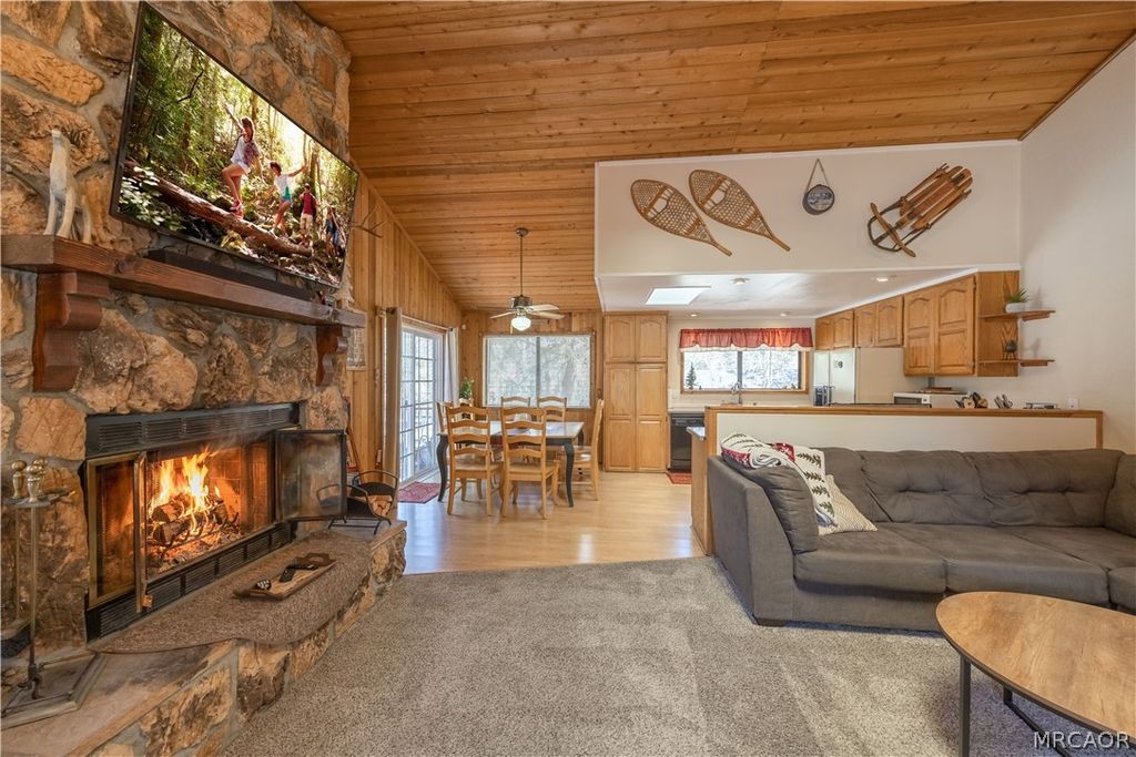 Photo of 42324 Paramount Road, Big Bear Lake, CA 92315 (MLS # 32600295)
