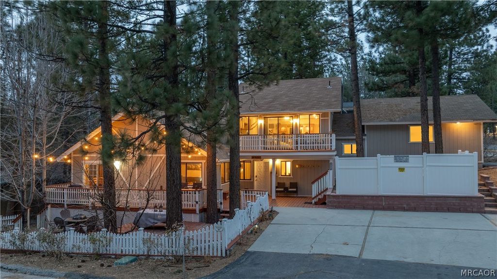 Photo of 42324 Paramount Road, Big Bear Lake, CA 92315 (MLS # 32600295)