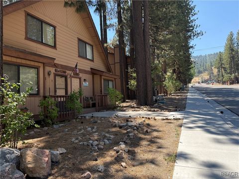 Photo of 723 Summit Boulevard #2, Big Bear Lake, CA 92315 (MLS # 32500588)