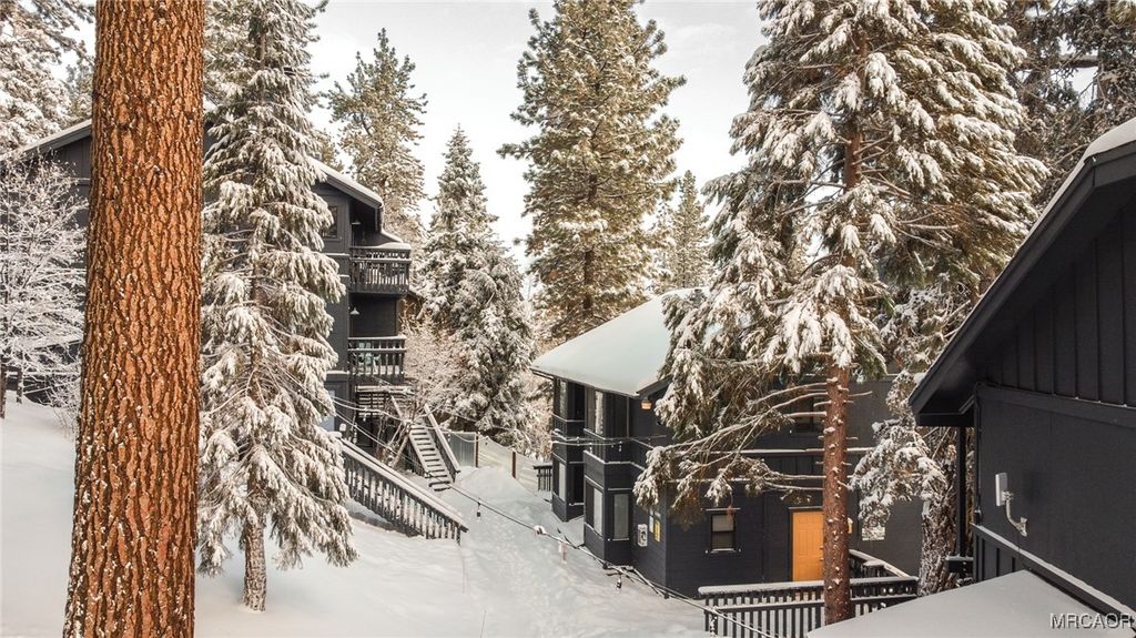 Photo of 1274 &amp; 1288 Clubview, Big Bear Lake, CA 92315 (MLS # 32600055)