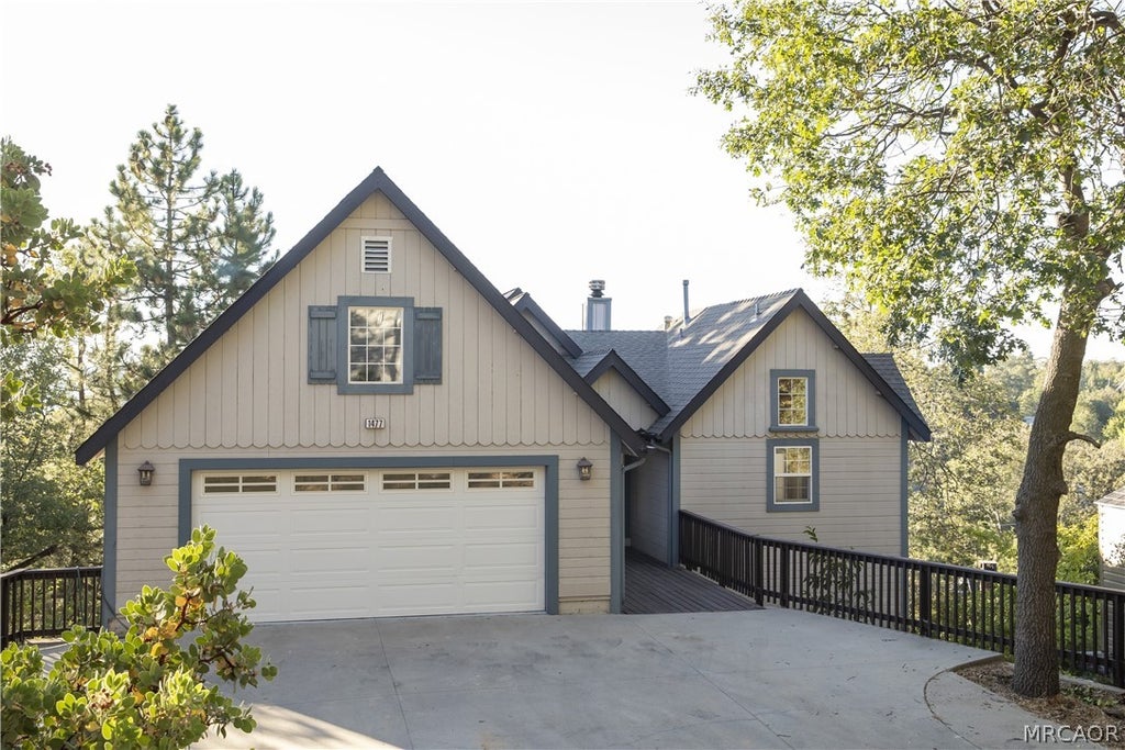 Photo of 1477 Sequoia Drive, Lake Arrowhead, CA 92352 (MLS # 32601783)