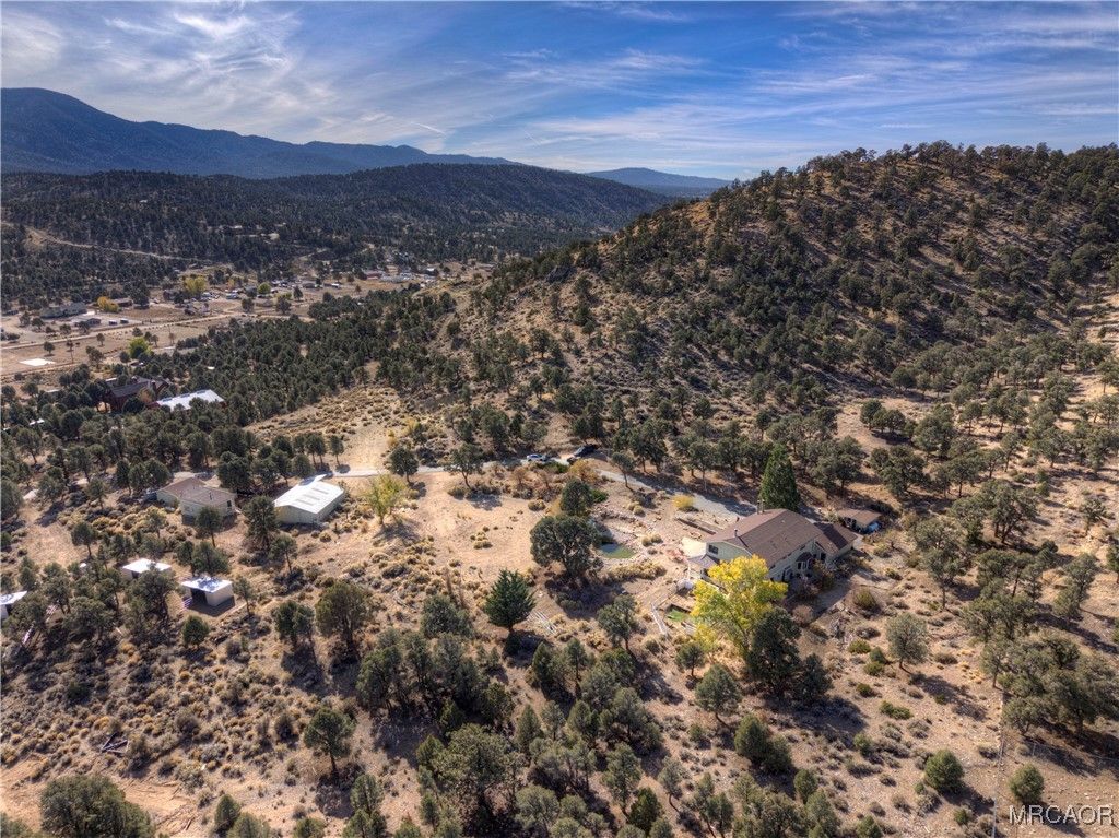 Photo of 1131 Kickapoo Court, Big Bear City, CA 92314 (MLS # 32502683)