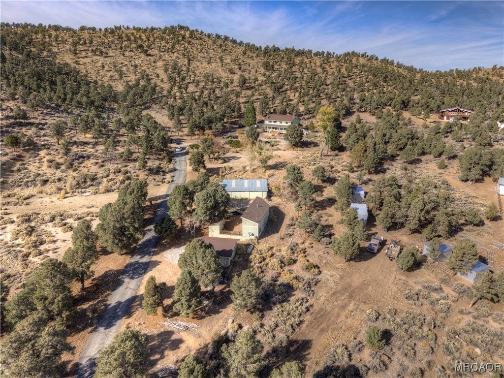 Photo of 1131 Kickapoo Court, Big Bear City, CA 92314 (MLS # 32502683)