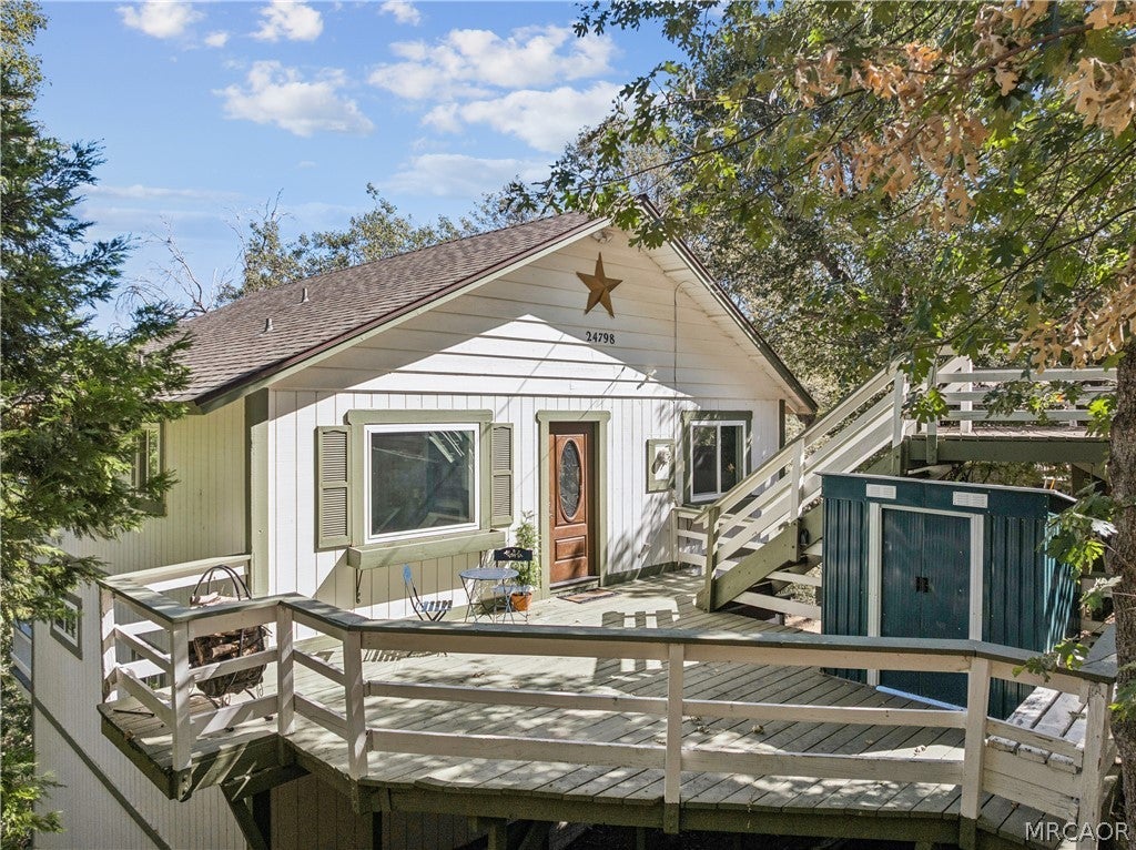 Photo of 24798 Edelweiss Drive, Crestline, CA 92325 (MLS # 32602141)