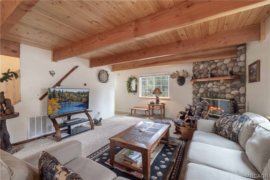 Photo of 143 Santa Barbara Avenue, Sugarloaf, CA 92386 (MLS # 32600655)