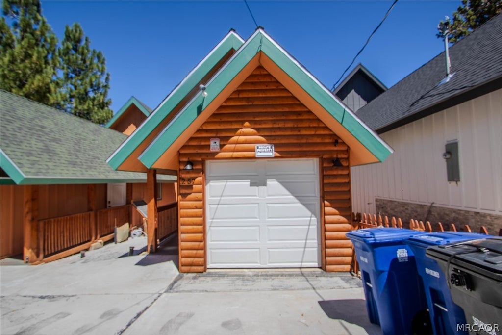 Photo of 257 Imperial Avenue, Sugarloaf, CA 92386 (MLS # 32602049)