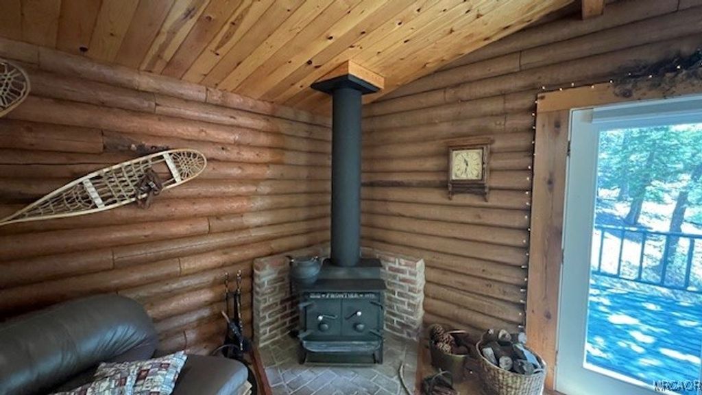 Photo of 33796 Cedar Pines Lane Ln, Green Valley Lake, CA 92341 (MLS # 32502733)