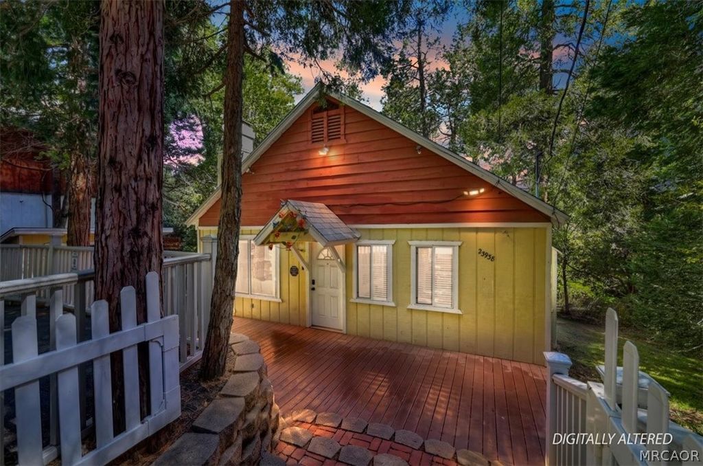 Photo of 23938 Park Lane, Crestline, CA 92325 (MLS # 32600963)