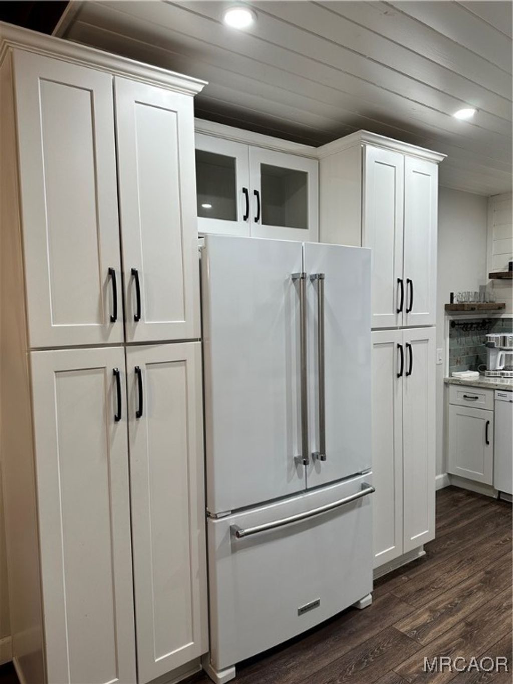 Photo of 362 Heliotrope Drive, Lake Arrowhead, CA 92352 (MLS # 32502782)