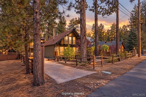 Photo of 39196 Starview Lane, Big Bear Lake, CA 92315 (MLS # 32602321)