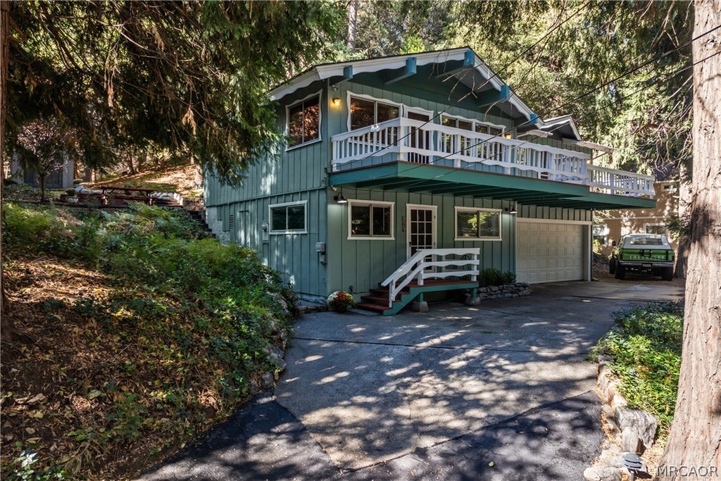 Photo of 380 S Dart Canyon Road, Crestline, CA 92325 (MLS # 32601775)