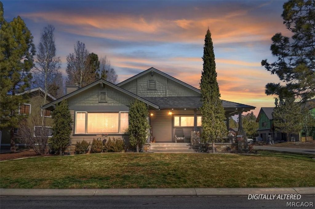 Photo of 41922 Centre Court, Big Bear Lake, CA 92315 (MLS # 32600430)