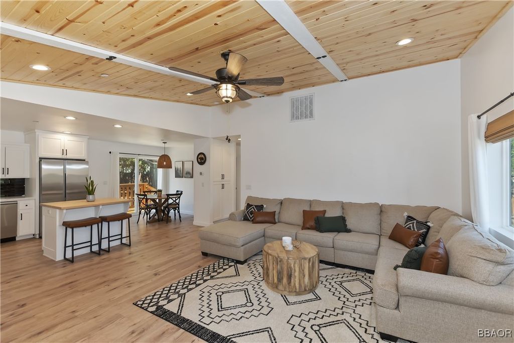 Photo of 901 Ash Lane, Big Bear City, CA 92314 (MLS # 32501894)